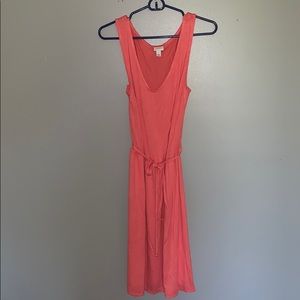 NWOT sleeveless midi dress with tie waist